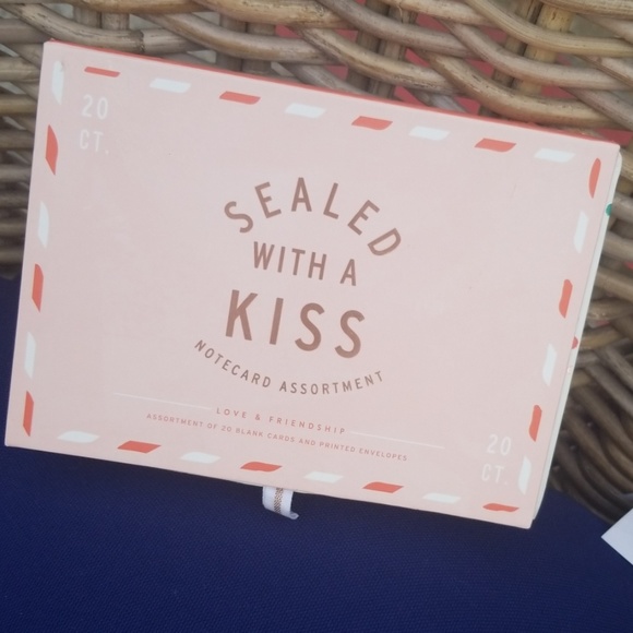 Anthropologie Other - 🌟 Anthropologie Sealed With A Kiss Notecards